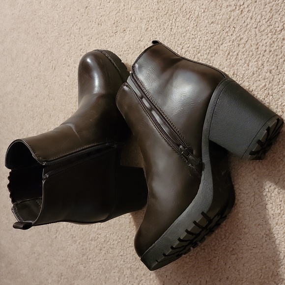 Dark brown boots. Short chunky heel. Side zip up.  Like new . - Picture 3 of 5